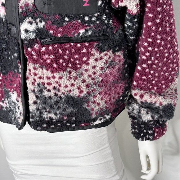Peloton Caviar Camo Snap Sherpa Jacket in Spotted Purple Black Women’s Size S - Picture 13 of 17